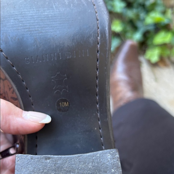 Gianna Bini Brown Embossed  Womens Leather Cowboy Boots - Picture 4 of 11